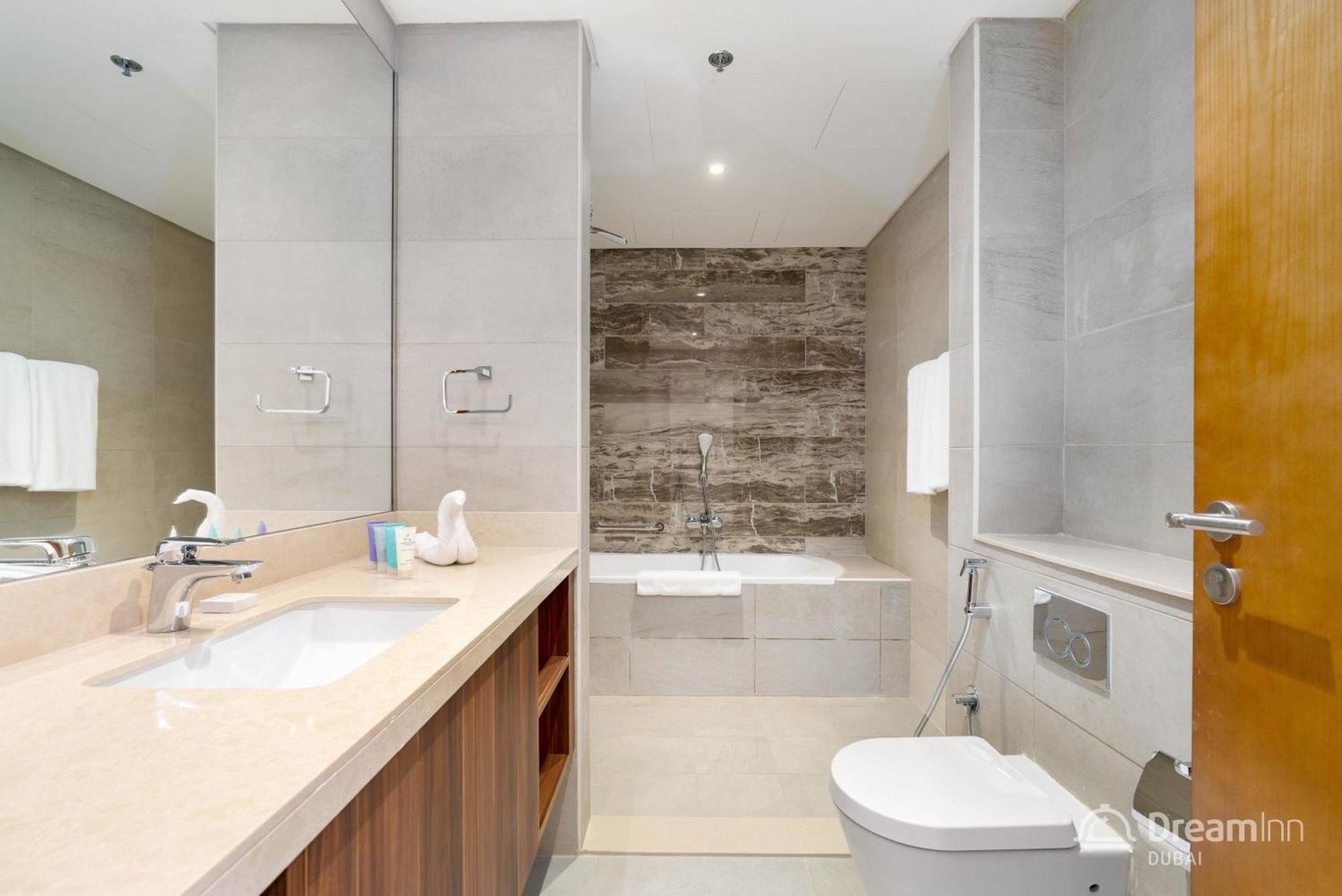 Dream Inn Apartments - Mina By Azizi Dubai Bagian luar foto